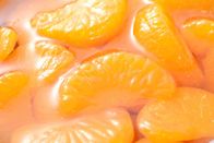 14% - 17%はビタミンCを持つ缶詰にされたマンダリン オレンジの金持ちをシロップにする