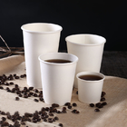 二重壁の使い捨て可能なペーパー コーヒー カップはふたが付いている紙コップを