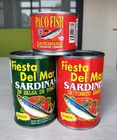 トマト ソースの缶詰にされたサーディンの魚多数タイプのパッキング