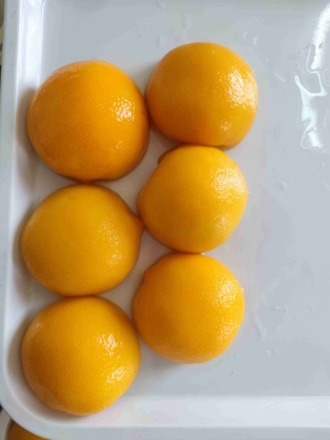 フルーツ好きのための美味しい黄桃の缶詰 冷やして、または常温で