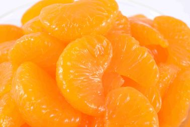 重いシロップの豊富なビタミンCのマンダリン オレンジのフルーツはあなたの目を明るい保ちます