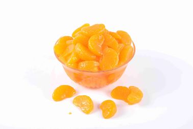栄養価が高い缶詰にされたマンダリン オレンジ高い繊維の内容は心臓病を防ぎます
