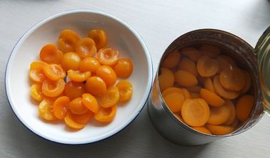 中国からの重いシロップの缶詰のフルーツのA9によって缶詰にされる杏子の半分